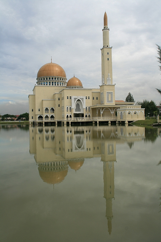 moschee im see