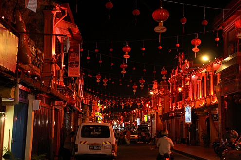 jonka street at night