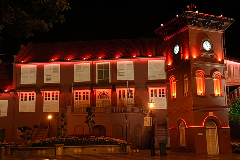 stadthuys at night